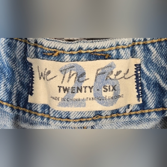 We The Free Distressed Straight Leg Jeans Size 26 - Picture 6 of 9